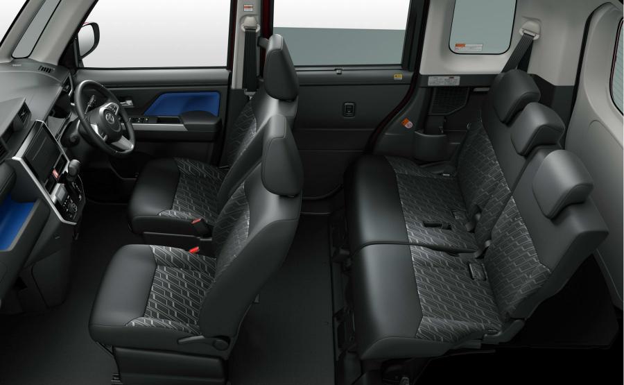 Интерьер Toyota Roomy 2016 года  (фото 9 из 28)